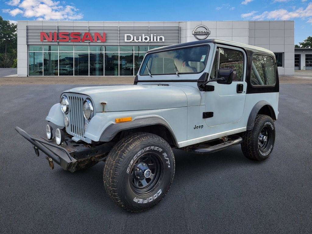 1983 Jeep CJ 4WD CJ7 in Gray — front three-quarter view
