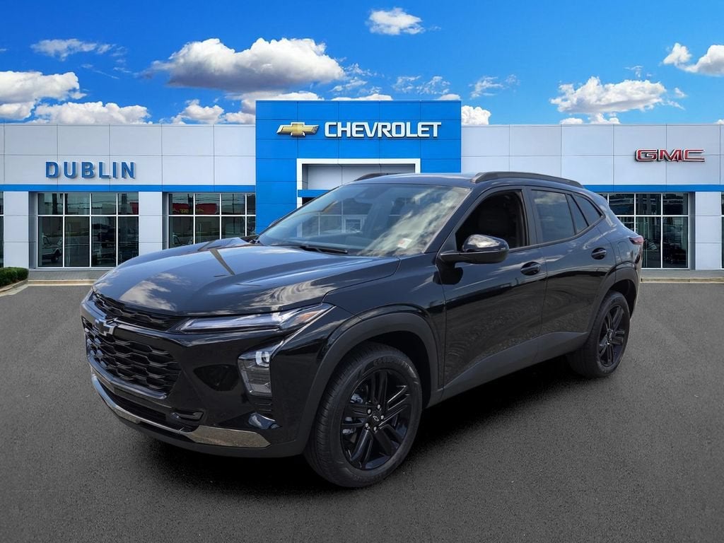 2026 Chevrolet Trax ACTIV in Mosaic Black Metallic — front three-quarter view